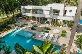 Frontline Golf Villa with Contemporary Scandinavian Elegance in Las Brisas - Nueva Andalucía