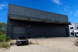 700 m² d'opportunités pour développer votre activité dans un emplacement stratégique.