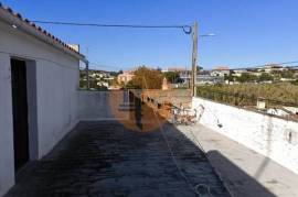 COMMERCE - POSSIBILITY OF TOURISM - WITH BALCONY - TWO FLOORS - IN THE CENTRE OF JUNQUEIRA - CASTRO MARIM - ALGARVE