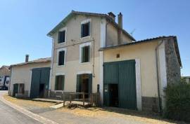 4 Bedroom Village House Between Mansle and Aunac - €118275