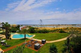 1 Bedroom Apartment with Garage in Luxury Condominium with Outdoor and Indoor Pool, Gym and Leisure Areas - Portimão