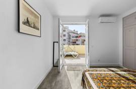 Furnished 3 bedroom duplex apartment, 3 bathroom, terrace, sea view in Armação de Pêra . Furnished 3 bedroom duplex apartment, 3 bathroom, terrace, sea view in Armação de Pêra .