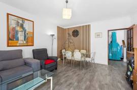 Furnished 3 bedroom duplex apartment, 3 bathroom, terrace, sea view in Armação de Pêra . Furnished 3 bedroom duplex apartment, 3 bathroom, terrace, sea view in Armação de Pêra .