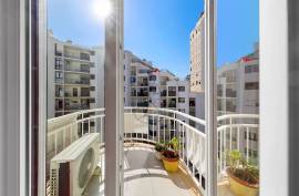 Furnished 3 bedroom duplex apartment, 3 bathroom, terrace, sea view in Armação de Pêra . Furnished 3 bedroom duplex apartment, 3 bathroom, terrace, sea view in Armação de Pêra .