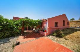 Self-sufficient Rustic Farm in Alferce - Monchique
