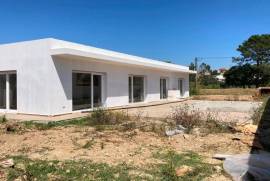 Moradia T3 com piscina junto ao centro das Caldas da Rainha Moradia T3 com piscina junto ao centro das Caldas da Rainha