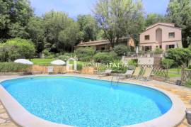 Corner Villa with Garden and Communal Pool