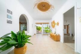 listing listing