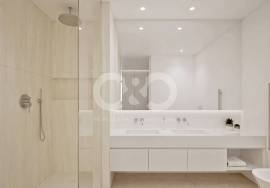Contemporary semi-detached villa with sea views and in a spectacular position