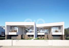 Contemporary semi-detached villa with sea views and in a spectacular position