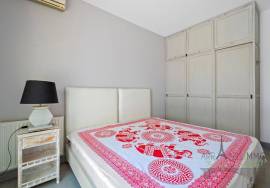 Villa surrounded by nature, with energy autonomy and high rental potential. Villa surrounded by nature, with energy autonomy and high rental potential.