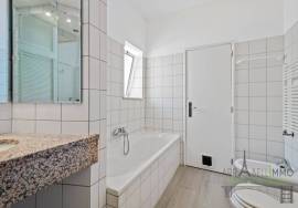 Villa surrounded by nature, with energy autonomy and high rental potential. Villa surrounded by nature, with energy autonomy and high rental potential.