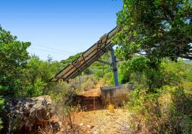 Villa surrounded by nature, with energy autonomy and high rental potential. Villa surrounded by nature, with energy autonomy and high rental potential.