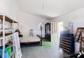 2 bedroom villa with large plot of land in Vendas Novas