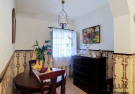 2 bedroom villa with large plot of land in Vendas Novas