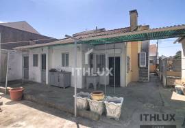 2 bedroom villa with large plot of land in Vendas Novas