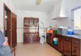 2 bedroom villa with large plot of land in Vendas Novas