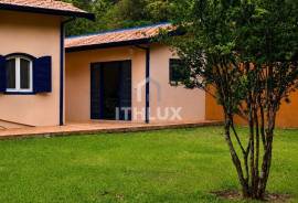 Charming Villa with Fireplace, Pool and 2,380m² of Land | Alvorada Condominium, Demétria