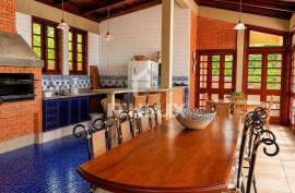 Elite Urban Property with 4,472m², 4 Bedroom Villa and Pool | Downtown Botucatu