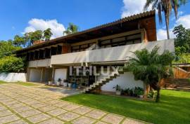 Elite Urban Property with 4,472m², 4 Bedroom Villa and Pool | Downtown Botucatu Elite Urban Property with 4,472m², 4 Bedroom Villa and Pool | Downtown Botucatu