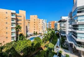 'Closed Door' Apartment with 3 Suites in Quadra da Praia | Green Waves Building, Riviera