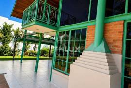 Luxury Villa with 4 Bedrooms, Heated Pool and Marina Vacancy | Tangará Condominium, Avaré Dam Luxury Villa with 4 Bedrooms, Heated Pool and Marina Vacancy | Tangará Condominium, Avaré Dam