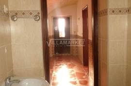 3 + 1 bedroom bank villa consisting of 2 floors with 280 m2 and patio with 441 m2 located in the center of Alvito 3 + 1 bedroom bank villa consisting of 2 floors with 280 m2 and patio with 441 m2 located in the center of Alvito