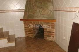 3 + 1 bedroom bank villa consisting of 2 floors with 280 m2 and patio with 441 m2 located in the center of Alvito 3 + 1 bedroom bank villa consisting of 2 floors with 280 m2 and patio with 441 m2 located in the center of Alvito