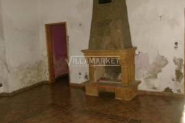 3 + 1 bedroom bank villa consisting of 2 floors with 280 m2 and patio with 441 m2 located in the center of Alvito 3 + 1 bedroom bank villa consisting of 2 floors with 280 m2 and patio with 441 m2 located in the center of Alvito