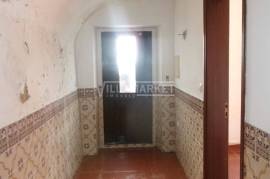 3 + 1 bedroom bank villa consisting of 2 floors with 280 m2 and patio with 441 m2 located in the center of Alvito 3 + 1 bedroom bank villa consisting of 2 floors with 280 m2 and patio with 441 m2 located in the center of Alvito