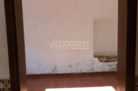 3 + 1 bedroom bank villa consisting of 2 floors with 280 m2 and patio with 441 m2 located in the center of Alvito 3 + 1 bedroom bank villa consisting of 2 floors with 280 m2 and patio with 441 m2 located in the center of Alvito