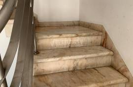 6 bedroom bank villa consisting of 3 floors and an uncovered patio with 331m2 located in the center of Évora
