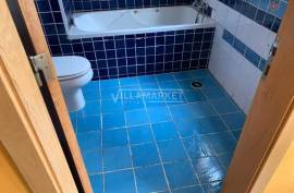 6 bedroom bank villa consisting of 3 floors and an uncovered patio with 331m2 located in the center of Évora