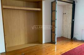 6 bedroom bank villa consisting of 3 floors and an uncovered patio with 331m2 located in the center of Évora