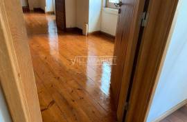 6 bedroom bank villa consisting of 3 floors and an uncovered patio with 331m2 located in the center of Évora