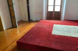 6 bedroom bank villa consisting of 3 floors and an uncovered patio with 331m2 located in the center of Évora