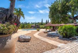 3 Bedroom Quinta with Annex & Pool for Sale near Moncarapacho, East Algarve. 3 Bedroom Quinta with Annex & Pool for Sale near Moncarapacho, East Algarve.
