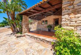 3 Bedroom Quinta with Annex & Pool for Sale near Moncarapacho, East Algarve. 3 Bedroom Quinta with Annex & Pool for Sale near Moncarapacho, East Algarve.