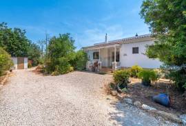 2 bedroom Countryside Villa for Sale in Moncarapacho, Eastern Algarve. 2 bedroom Countryside Villa for Sale in Moncarapacho, Eastern Algarve.