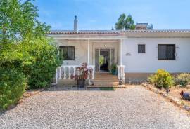 2 bedroom Countryside Villa for Sale in Moncarapacho, Eastern Algarve. 2 bedroom Countryside Villa for Sale in Moncarapacho, Eastern Algarve.