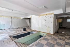 470 m² store in a privileged location, Quarteira