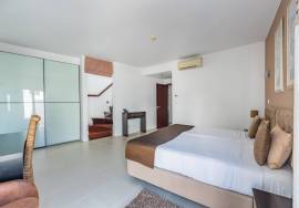 Luxurious Townhouse with Sea Views in Lagos Luxurious Townhouse with Sea Views in Lagos