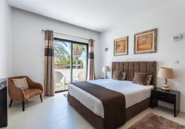 Luxurious Townhouse with Sea Views in Lagos Luxurious Townhouse with Sea Views in Lagos