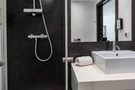 Luxurious Townhouse with Sea Views in Lagos Luxurious Townhouse with Sea Views in Lagos
