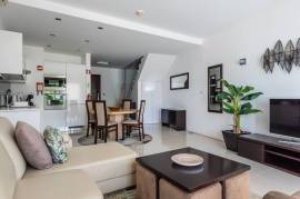Luxurious Townhouse with Sea Views in Lagos Luxurious Townhouse with Sea Views in Lagos