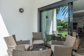 Luxurious Townhouse with Sea Views in Lagos Luxurious Townhouse with Sea Views in Lagos