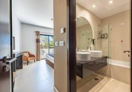 Luxurious Townhouse with Sea Views in Lagos Luxurious Townhouse with Sea Views in Lagos