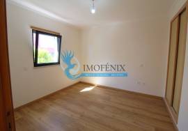 Exclusive 2+1 Bedroom Duplex House in Guia | Garage, Terrace and Pool