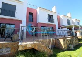 Exclusive 2+1 Bedroom Duplex House in Guia | Garage, Terrace and Pool