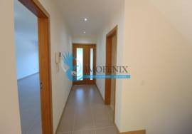 Exclusive 2+1 Bedroom Duplex House in Guia | Garage, Terrace and Pool